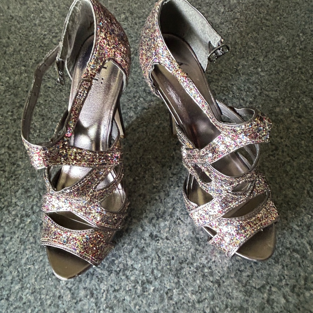 Journeys shi Ryder multi heel, size 8.5